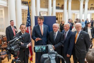 UVA Leverages $100 Million Gift to Launch Paul and Diane Manning Institute of Biotechnology to Transform Health Care